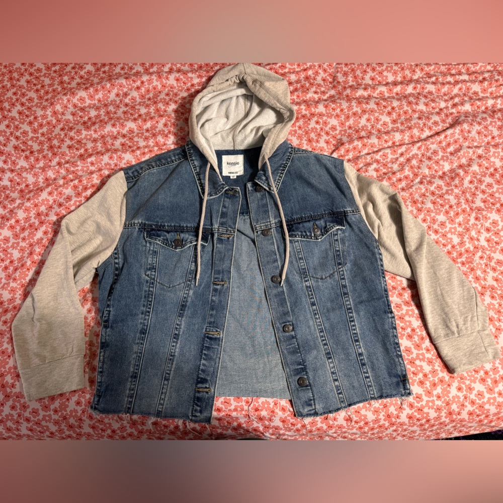 Kensie Blue Denim Vest with Cream Hoodie